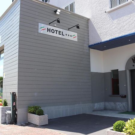 Hotel Italia Dormelletto Eksteriør bilde